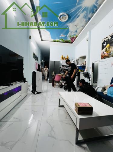 Bán nhà Thủ Đức, Hiệp Bình Phước, Quốc Lộ 13. 4x32m, 128m2, 3PN, SH, 7.45 tỷ. LH: - 1