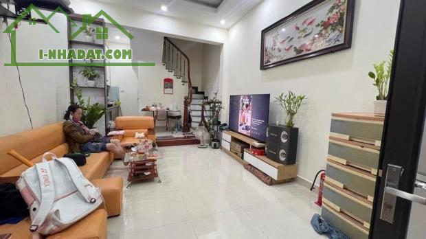 Cho thuê nhà ngõ Thụy Khuê, Tây Hồ, 35m2, 4 tầng, 3 ngủ, 13 triệu