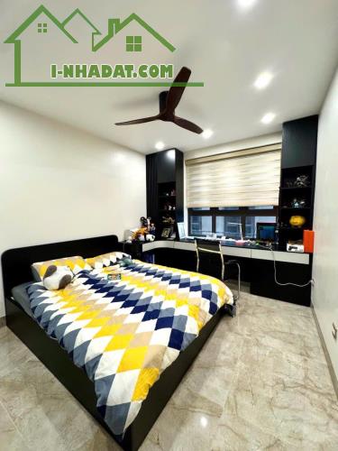 Siêu phẩm nhà đẹp nội thất cao cấp trung tâm ngõ Phố Ngọc Lâm DT 50m2 . Giá 17.6 tỷ - 3