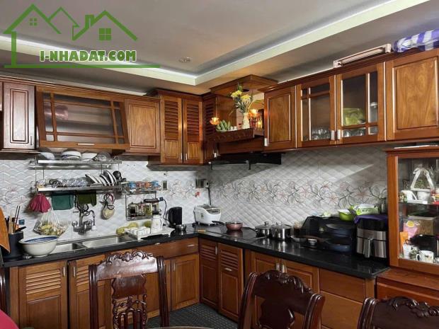 GẤP MẶT TIỀN Nguyễn Lương Bằng - HOÀ KHÁNH Full nội thất toàn gỗ tự nhiên.
- Diện tích: - 1