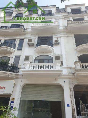 Cho thuê (Tầng 1+ gác lửng) và 1 phòng tầng 4 tại BIỆT THỰ VIP; SỐ 35 NGÕ 100 PHỐ DỊCH