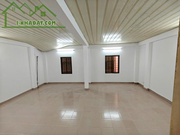 Cho thuê nhà riêng cực rộng, mặt tiền 7m, trung tâm Cầu Giấy. Tổng diện tích sử dụng 480m2 - 2