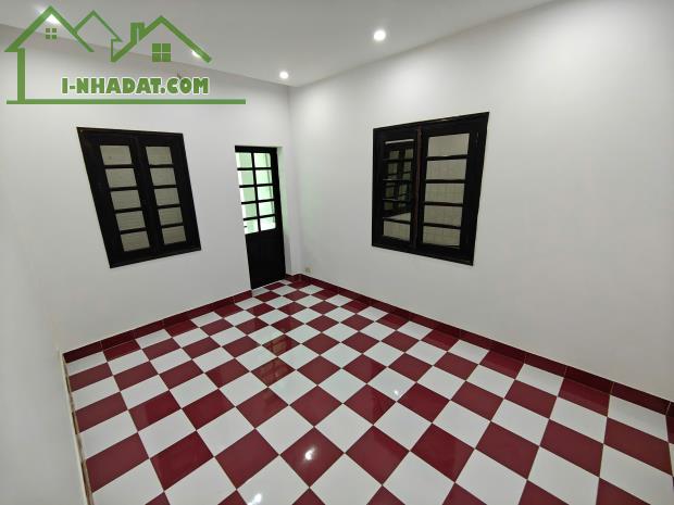 Cho thuê nhà riêng cực rộng, mặt tiền 7m, trung tâm Cầu Giấy. Tổng diện tích sử dụng 480m2 - 3