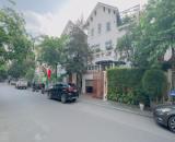 Bán biệt thự Làng Việt Kiều Châu Âu đường Nguyễn Văn Lộc DT 200m2 x 3 tầng giá 47.9 tỷ