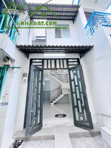 Nhà 2 tầng nở hậu hẻm xe ba gác đường Cao Lỗ P4Q8. Giá : 2,88 tỷ TL