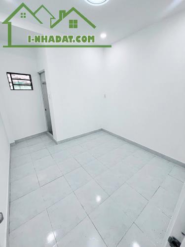 Nhà 2 tầng nở hậu hẻm xe ba gác đường Cao Lỗ P4Q8. Giá : 2,88 tỷ TL - 2