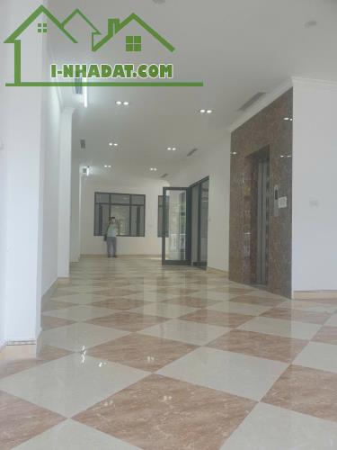 Cho thuê MBKD ngõ ô tô Dịch Vọng Hậu, 105m2 x 1.5 tầng, mt 5.2m, 25 Triệu - 1