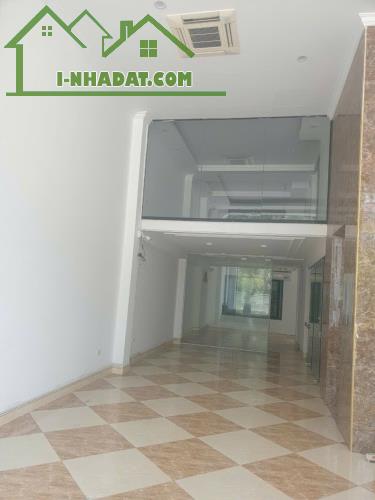 Cho thuê MBKD ngõ ô tô Dịch Vọng Hậu, 105m2 x 1.5 tầng, mt 5.2m, 25 Triệu/tháng - 3