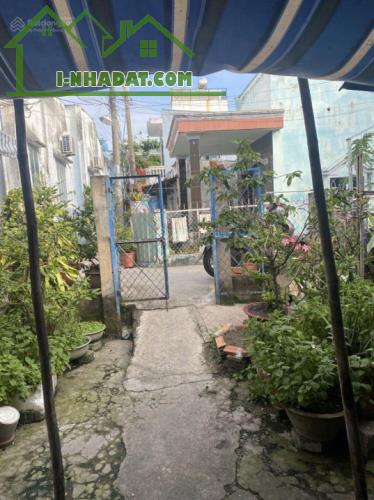 Bán đất tặng nhà nát Phú Định Q. 8, 5.5x19m, SHR tiện xây sửa mới, chỉ 3.5 tỷ