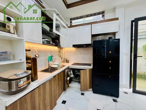 BÁN NHÀ NGUYỄN CHÍNH- HOÀNG MAI, 45/50 M2, 6 TẦNG, MT 14 M, GIÁ 12,5 TỶ. - 1