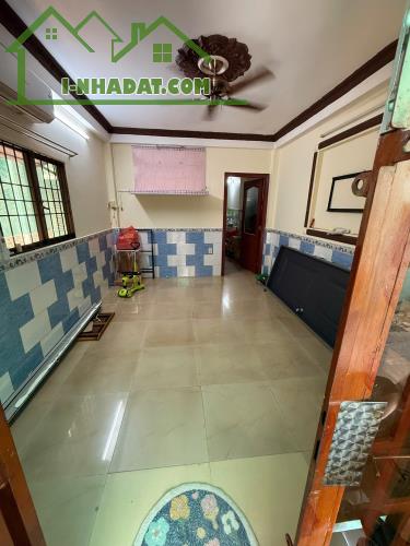 CHO THUÊ MẶT BẰNG KINH DOANH TRONG CHỢ VÕ VĂN TẦN – PHƯỜNG 5, QUẬN 3 - 2