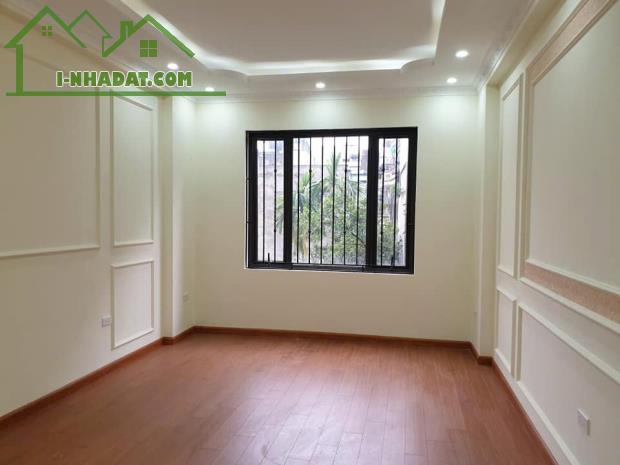 Bán nhà ngõ 165 Chùa Bộc, 35m2 nhà đẹp ở ngay, gần ô tô - 1