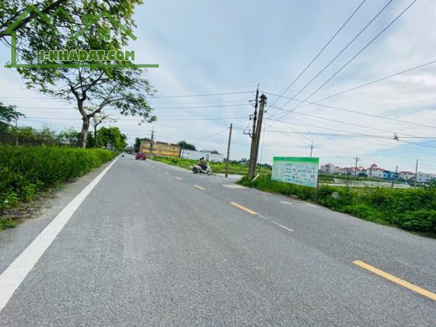 💥 💥💥ĐẤT BÌA LÀNG 3 MẶT THOÁNG - ĐƯỜNG THÔNG Ô TÔ TRÁNH - VỈA HÈ RỘNG - GIÁ FO - TRUNG O