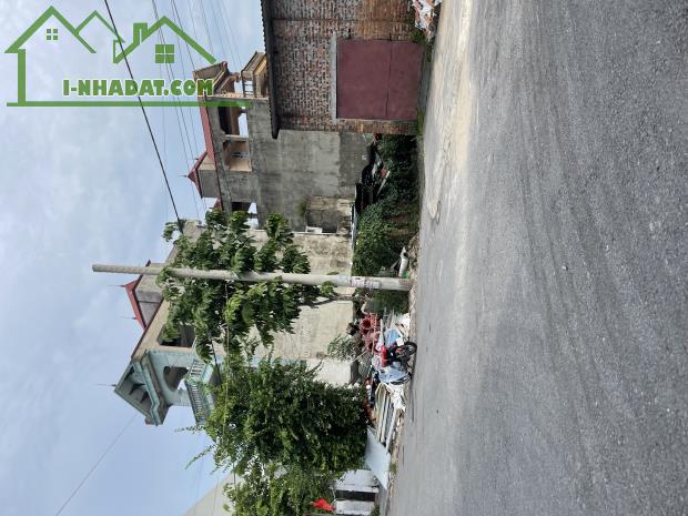 💥 💥💥ĐẤT BÌA LÀNG 3 MẶT THOÁNG - ĐƯỜNG THÔNG Ô TÔ TRÁNH - VỈA HÈ RỘNG - GIÁ FO - TRUNG O - 2