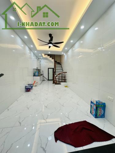 🌟BÁN NHÀ ĐẸP GIA QUẤT 32M- NHỈNH 5Đ DÂN XÂY 🌟  📍 Vị trí cực đẹp, khu dân trí cao, an ni