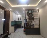 Cho thuê nhà ngõ Đê Tô Hoàng, 30m2, 5 tầng, 3 ngủ, 12.5 Triệu đóng 1 cọc 1