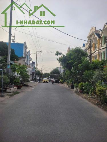 Bà Điểm (XTT-HM) bán nhà 4 tầng đường ô tô tránh nhau KDC đông gần Phan Văn Hớn giá 6,4ty - 1