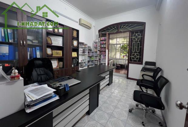 CHÍNH CHỦ Sang nhượng mặt bằng kinh doanh tại Cầu Giấy, 120m² - Ô tô đỗ cửa - 1