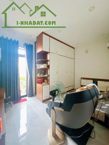 * Tân Phú, Nguyễn nhữ lãm. 4,2x14. 2 tầng, đường 10 m thông, 7.x tỏi. - 4