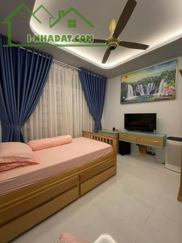 ĐỊNH CƯ Bán Nhà Đẹp 4 Tầng Xe Hơi Thông Huỳnh Văn Bánh, 43m2, 8 Tỷ - 1