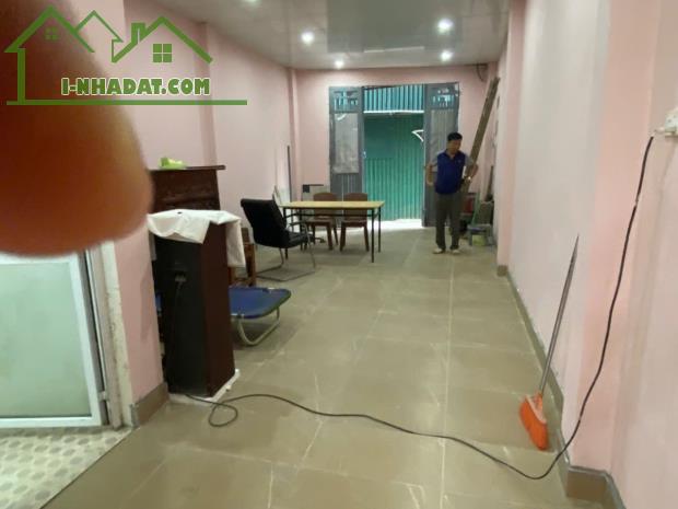 CHO THUÊ NHÀ ĐẸP - HÀ NỘI Vị trí: Nhà số 67, ngõ 161 Nguyễn Xiển, Thanh Xuân, Hà Nội