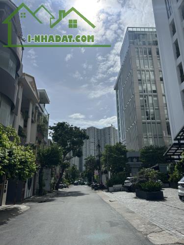 TRUNG TÂM THẢO ĐIỀN - 74M2 NGANG HIẾM 5M - 3 TẦNG 5PN - CHO KHÁCH TÂY THUÊ