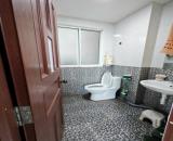 Bán nhà 4 tầng, 12 phòng, thu nhập 35 triệu/tháng, mặt tiền đường Hàn Thuyên. DT 100m2