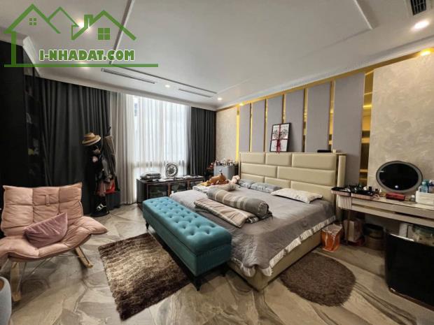 Biệt thự lô Góc Làng việt kiều Châu Âu view công viên gần phố Nguyễn Văn Lộc 250m2 chỉ 7x - 2