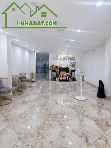 BÁN GẤP TOÀ NHÀ VĂN PHÒNG 8 TẦNG - DT 190m2 NỞ HẬU - MẶT TIỀN ĐƯỜNG NGUYỄN VĂN NGHI - 3