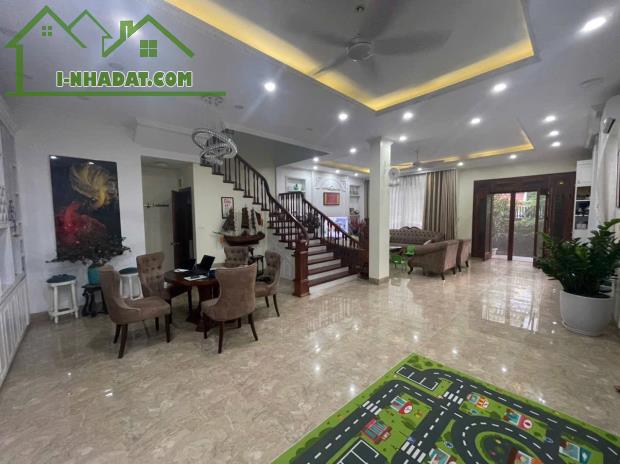 Bán Biệt Thự KĐTM Phú Lương Hà Đông Nội Thất Vip Vỉa Hè Rộng 200m², 240m2 Giá Nhỉnh 40 tỷ - 5