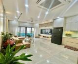 Chính chủ gửi bán nhà Lạc Long Quân, 34m² x 5 tầng, giá 8.2 tỷ, ô tô đỗ gần