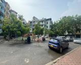 Siêu phẩn Căn chung cư F home Xuân La, Tây Hồ, 132m, tầng 4, ban công cực thoáng! full đồ!