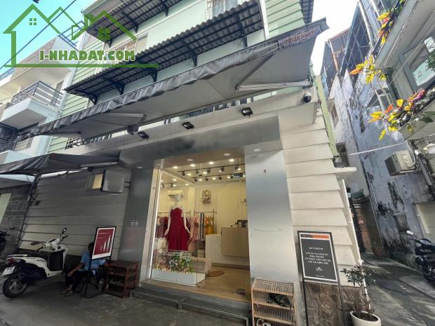 Minh cần sang nhượng shop thời trang Địa chỉ : Lê Văn Sỹ, Phường 14, Quận 3 - 4