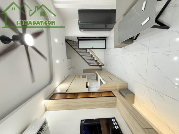 BÁN NHÀ BÁT KHỐI MỚI KOONG .32M. 5....TY