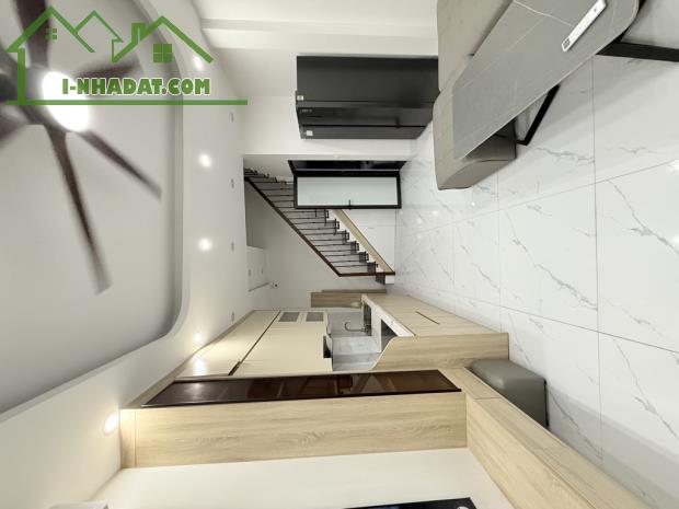 BÁN NHÀ BÁT KHỐI MỚI KOONG .32M. 5....TY - 2