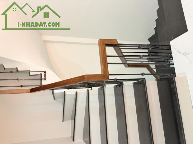 BÁN NHÀ BÁT KHỐI MỚI KOONG .32M. 5....TY - 3