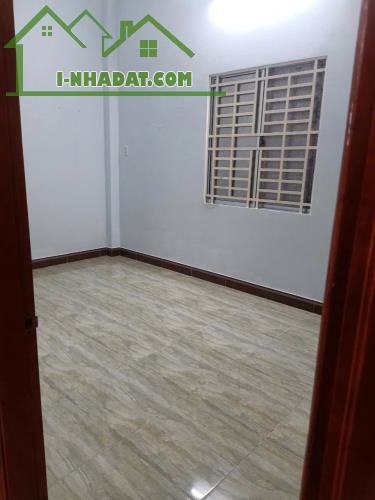 Nhà 8  triệu 4 phòng ngủ có sân đậu ô tô - 4