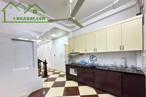 BÁN NHÀ MAI DỊCH HIẾM CÓ - DT 55M - XÂY MỚI 5 TẦNG - LÔ GÓC 2 THOÁNG - GIÁ 11.8 TỶ - 1