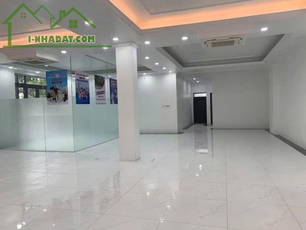 Cho thuê mặt bằng kinh doanh 180m2 căn góc 2 mặt tiền Hưng Phú - 2