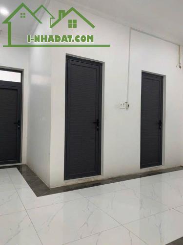 Cho thuê mặt bằng kinh doanh 180m2 căn góc 2 mặt tiền Hưng Phú - 3