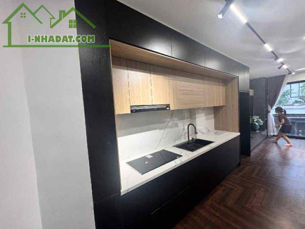 bán nhà Nguyễn Sơn- bệnh viện Tâm Anh, 6 tầng thang máy, gara, nở hậu, full nội thất - 2