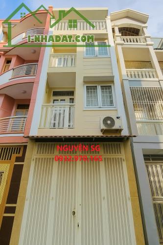 VIP, HẺM XE HƠI 7 CHỖ VÔ NHÀ, KHU VIP HUỲNH VĂN BÁNH, LÊ VĂN SỸ, TRƯỜNG SA, PHÚ NHUẬN.