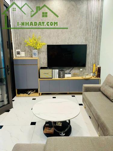 BÁN GẤP CĂN NHÀ ĐƯỜNG NGUYỄN KHANG 36/44M XÂY 5 TẦNG GIÁ 6.95 TỶ CÁCH PHỐ 30M