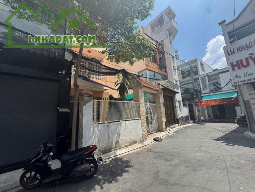 Nhà hẻm 7m thông Trịnh Đình Trọng – 6.57x20 Nở Hậu 8.23 – Hẻm Xe Hơi Thông – 3 Tầng giá