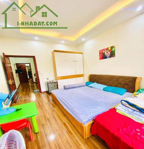 Bán nhà mặt phố Lê Thanh Nghị, 50m2, ngay ngã tư - 1