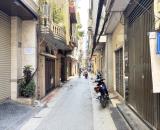 Cần Bán nhà phố Trương Định : Dân Xây-  Mặt Tiền Rộng  - Trước Nhà Rộng 3m.
