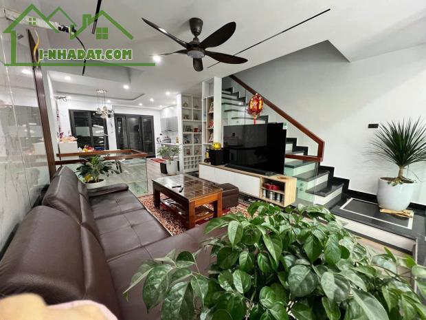 CHO THUÊ NHÀ 4 TẦNG FULL ĐỒ CAO CẤP NHƯ KHÁCH SẠN 5* – TRUNG TÂM ĐÔNG ANH - 1