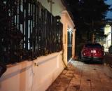 BÁN BIỆT THƯ KĐT THÀNH PHỐ GIAO LƯU, 2 MẶT THOÁNG,  VỈA HÈ RỘNG, Ô TÔ TRÁNH, SỔ VUÔNG VẮN