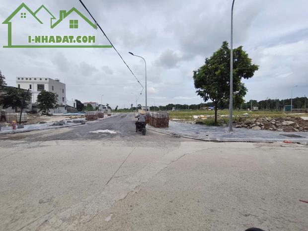 Mảnh đất ngay khu đấu giá, gần đường dẫn lên cầu tứ Liên   DT 49m   MT 5m  Đường thông - 4