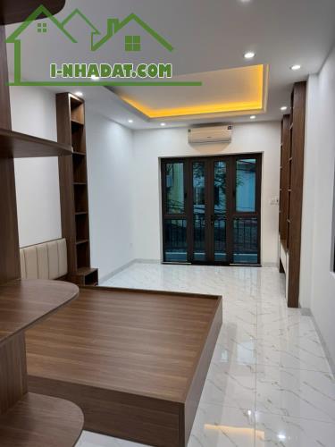 BÁN NHÀ RIÊNG PHỐ VĨNH HƯNG 40M2, 5 TẦNG, THANG MÁY, KINH DOANH, Ô TÔ ĐỖ CỦA. GIÁ 13,5 TỶ